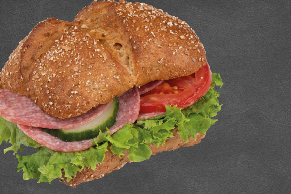 Dinkelsemmel mit Salami